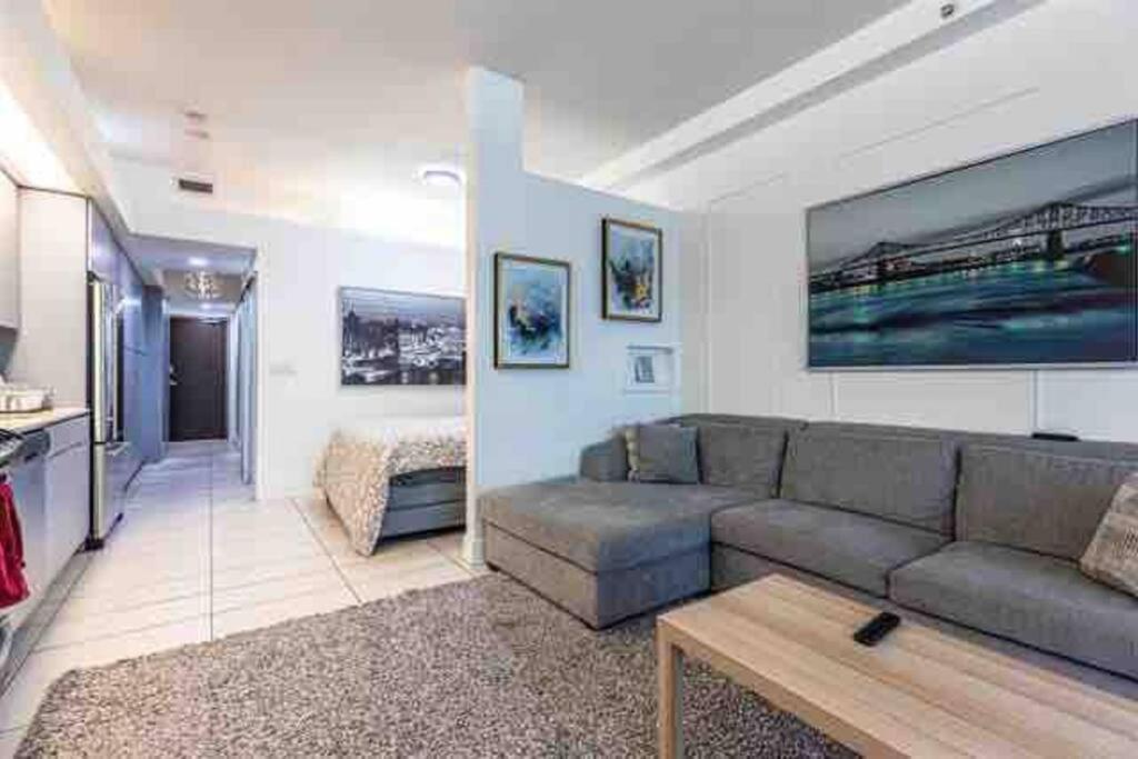 Beautiful Apartment Downtown, Mins To Rogers Arena, Stadium, Restaurants, Shops แวนคูเวอร์ ภายนอก รูปภาพ